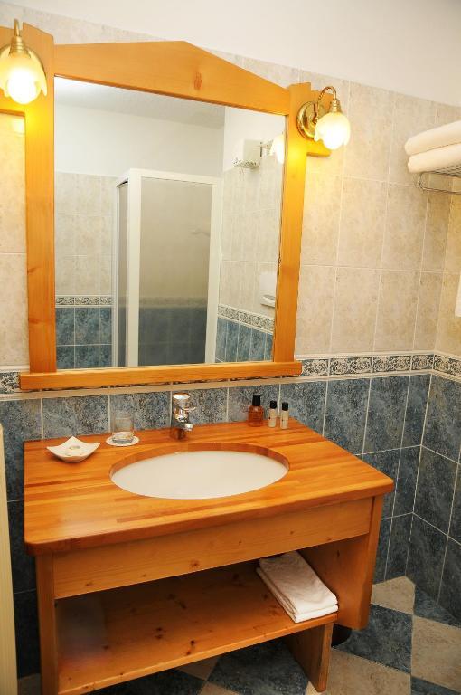 Residence Marisol Camere & Appartamenti - Mezzana Centre 객실 사진